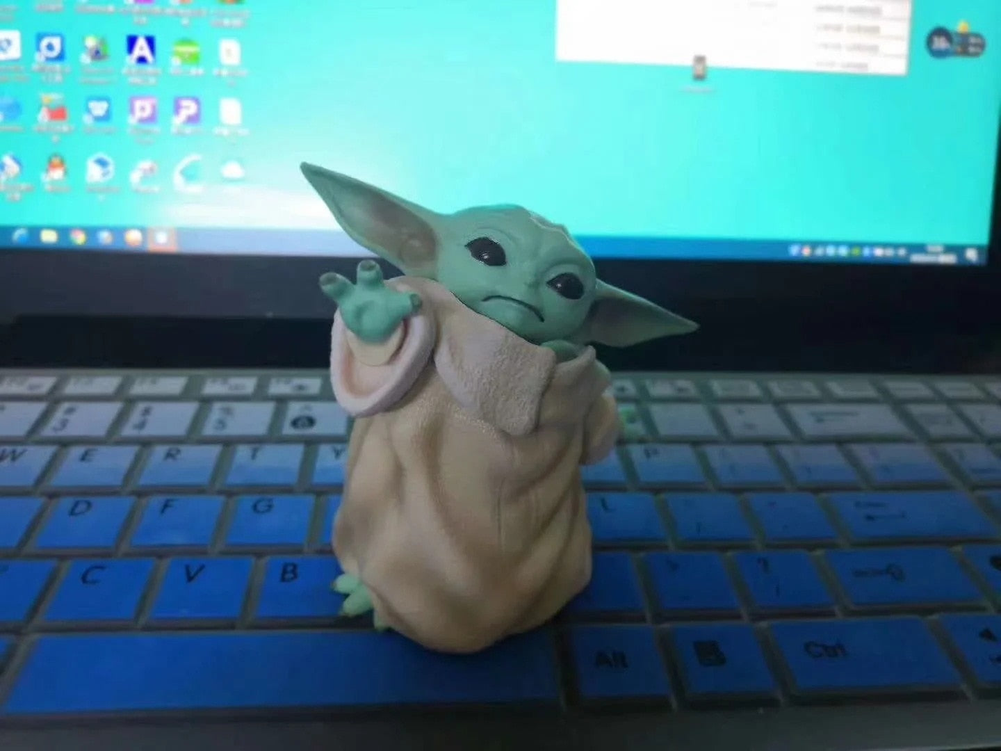 Baby Yoda Statue